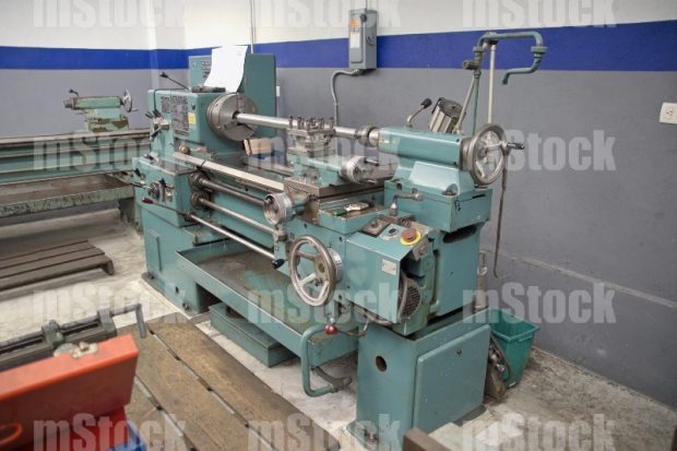Torno Industrial