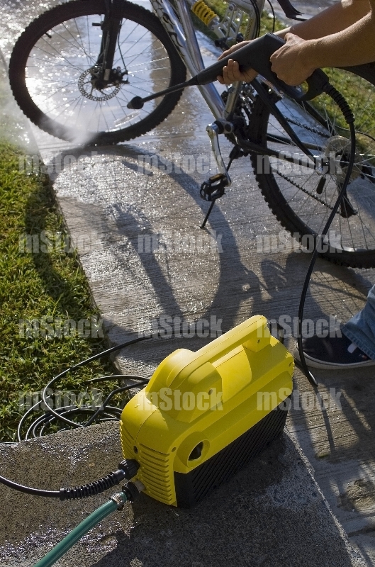 Lavando Bicicleta con Hidrolavadora