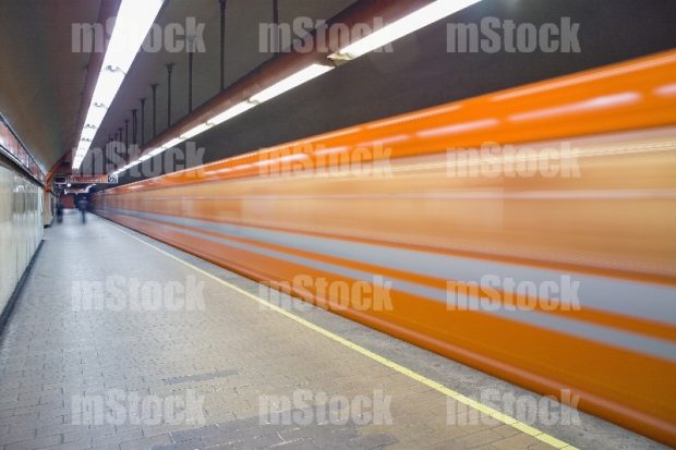 Estación del Metro El Rosario