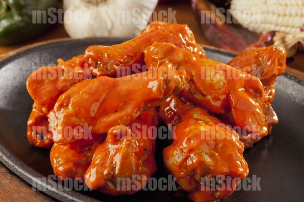 Alitas en salsa búfalo