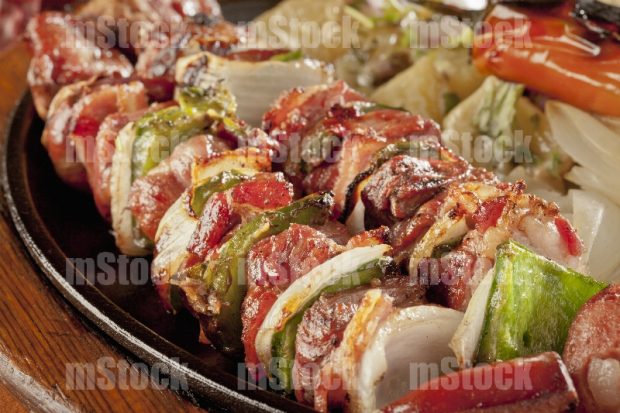Brochetas de carne de res