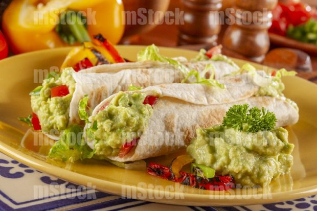 Burrito vegetariano con guacamole