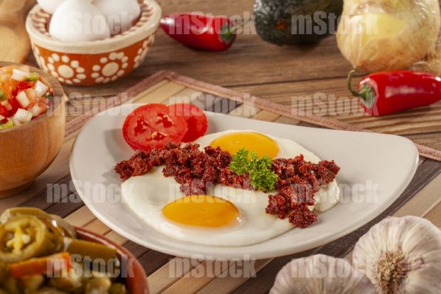 Huevos estrellados con chorizo 2