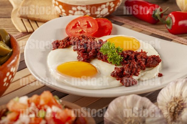 Huevos estrellados con chorizo 3