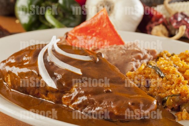Pechuga de pollo en mole