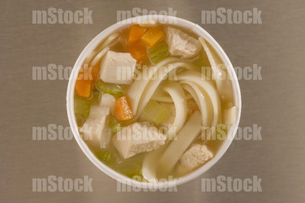 Sopa de tallarines con pollo 3
