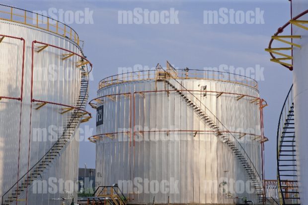 Tanques de almacenamiento refineria