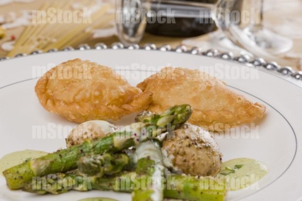 Empanadas de Carne con Espárragos closeup