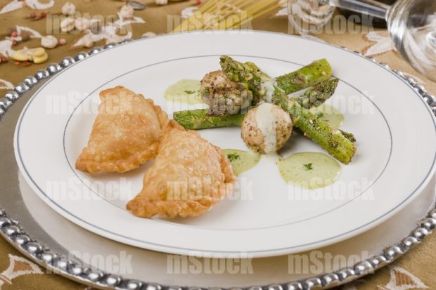 Empanadas de Carne con Espárragos