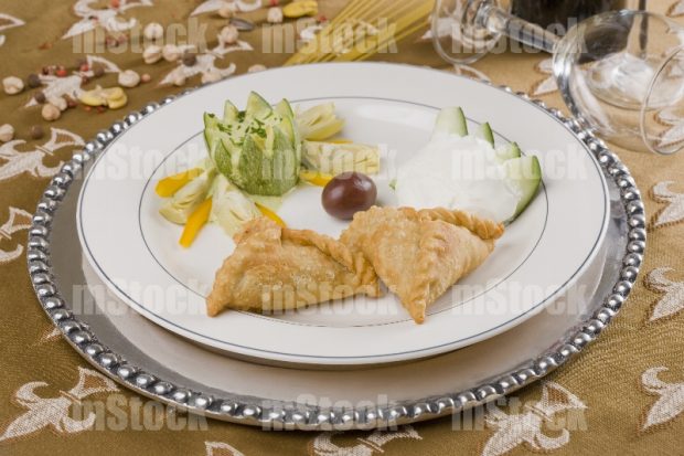 Fatay de Espinacas con ensalada