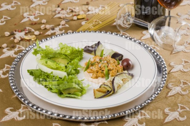Pollo con Rollos de Berenjena