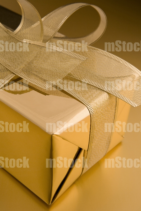 Caja de Regalo Dorado