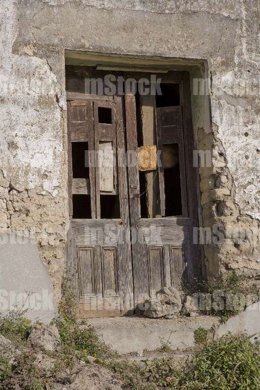 Casa en Ruinas de Adobe