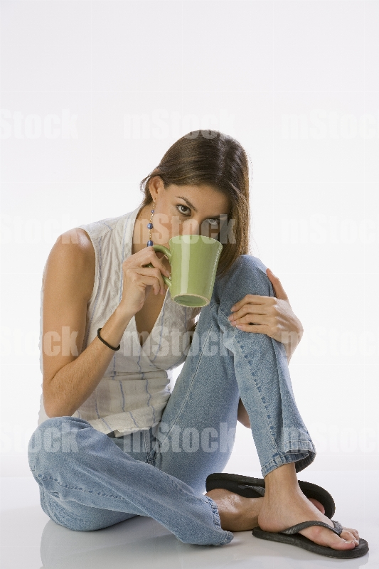 Mujer tomando Café