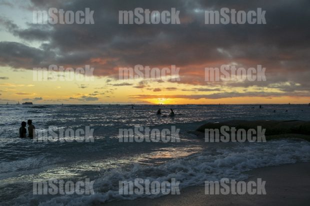 Atardecer en la playa 1