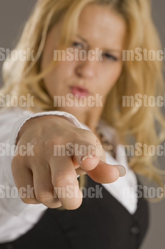 Mujer Ejecutiva eligiendo 2