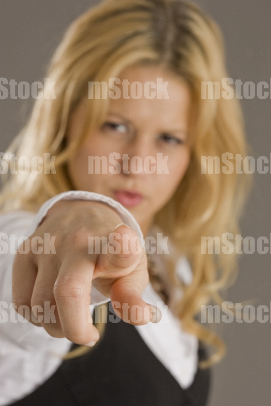 Mujer Ejecutiva eligiendo