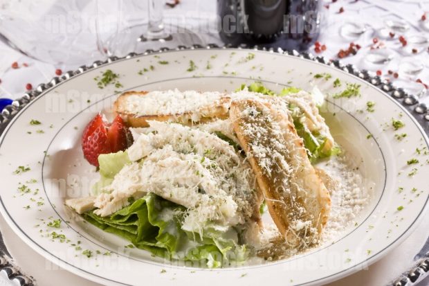 Ensalada con Pollo y queso