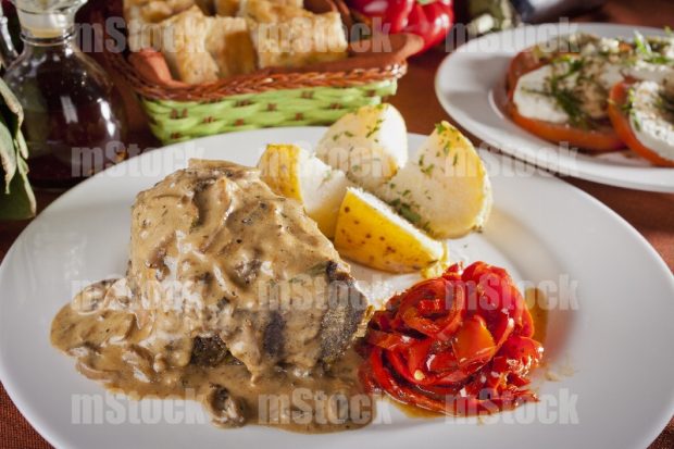 Lomo de res con champiñones
