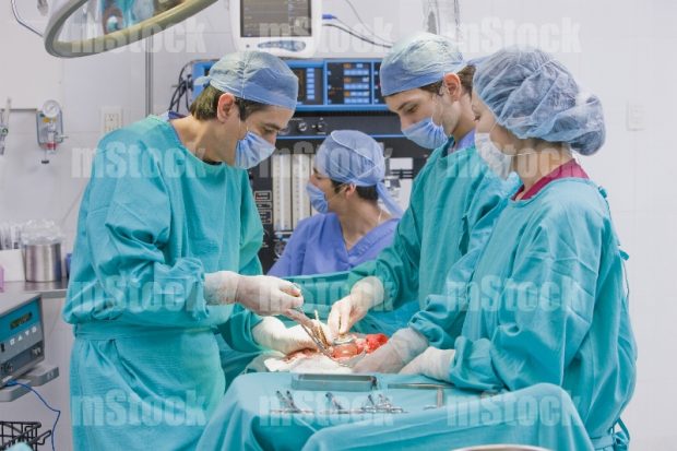 Médicos en Cirugía 3