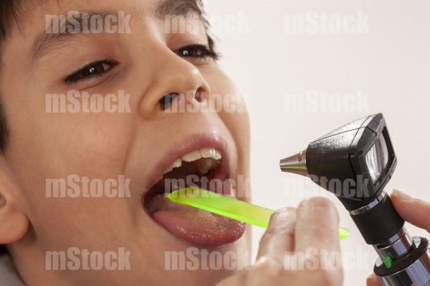 Pediatra en consulta 3