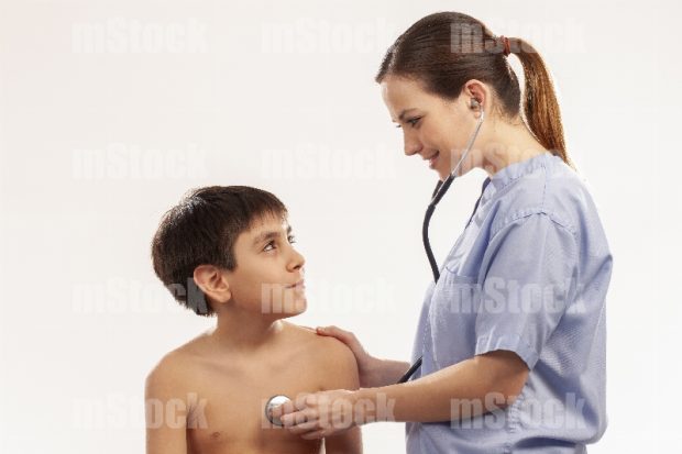 Pediatra en consulta 6