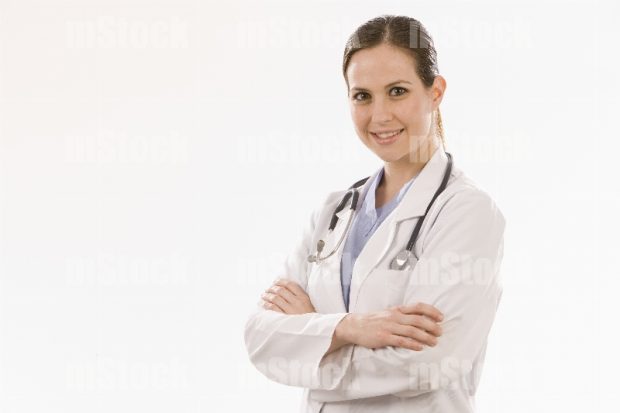 Doctora con estetoscopio 3