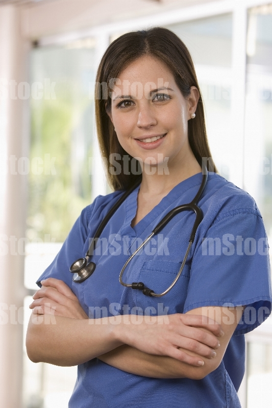 Doctora con estetoscopio 8