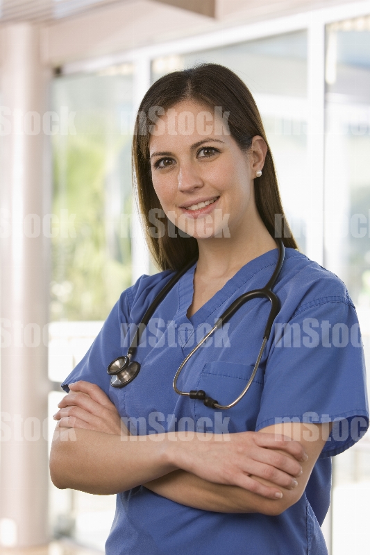 Doctora con estetoscopio 9