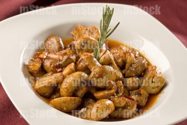 Champiñones con chile guajillo