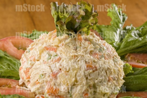 Ensalada de pollo y verduras