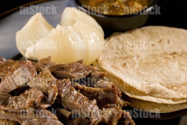 Fajitas de arrachera con cebolla asada