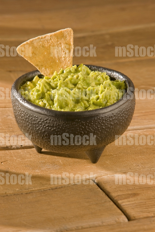 Guacamole y totopo