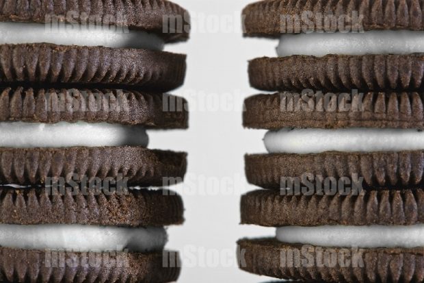 Galletas de chocolate rellenas de vainilla