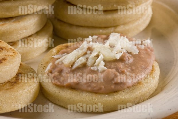 Gorditas con frijoles
