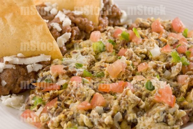 Machacado con huevo a la mexicana