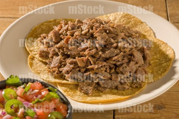 Tacos de bistec de res