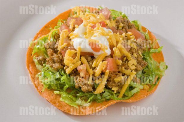 Tostada roja de picadillo