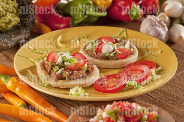 Sopes de Frijoles