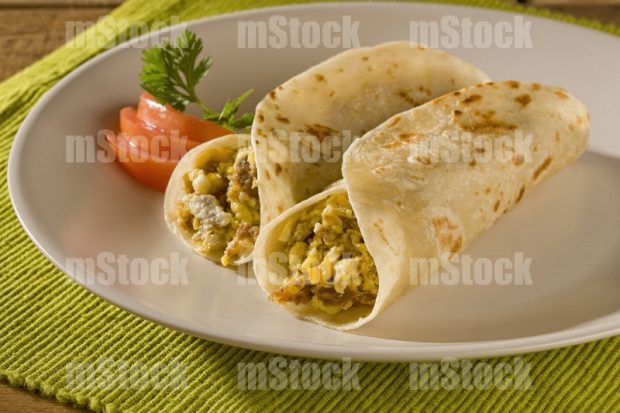 Tacos de harina de machaca