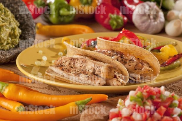 Tacos de maíz de fajita de pollo