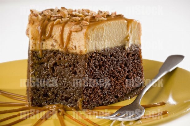Chocoflan con Nuez rebanada