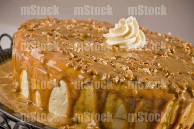 Pastel de queso de cajeta y nuez