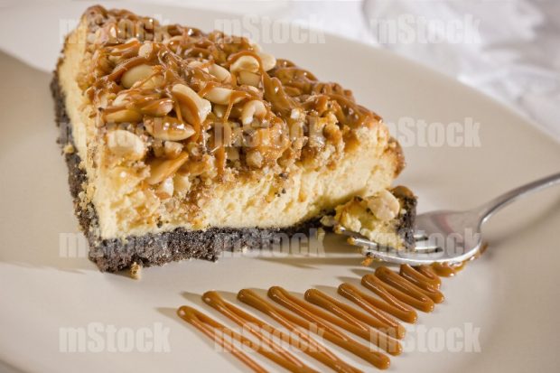 Pastel de Snickers rebanada