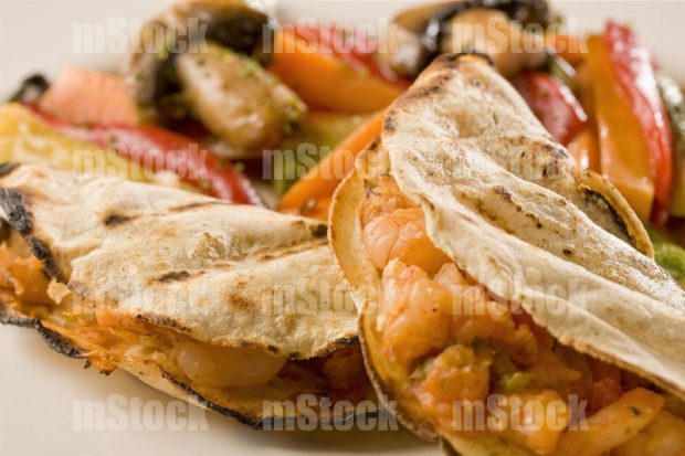 Tacos dorados de camarón al natural