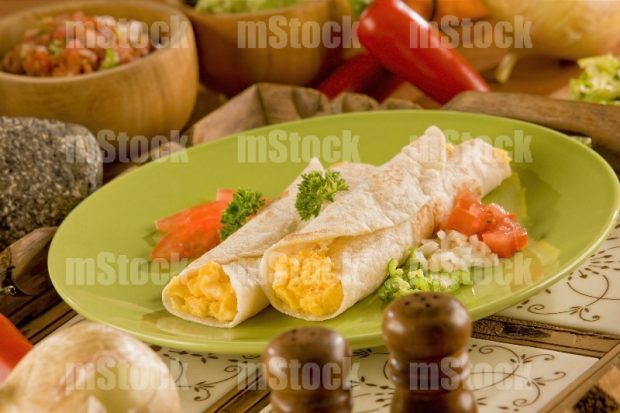 Burritos de huevo y queso