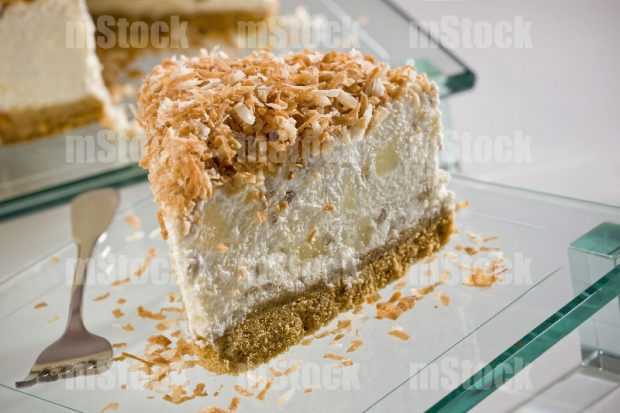 Rebanada de pay de piña y coco