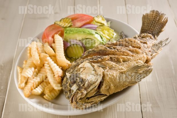 Pescado fresco frito