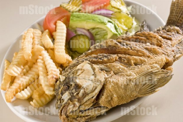 Pescado frito grande
