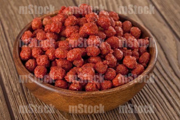 Cacahuate garapiñado rojo en bowl